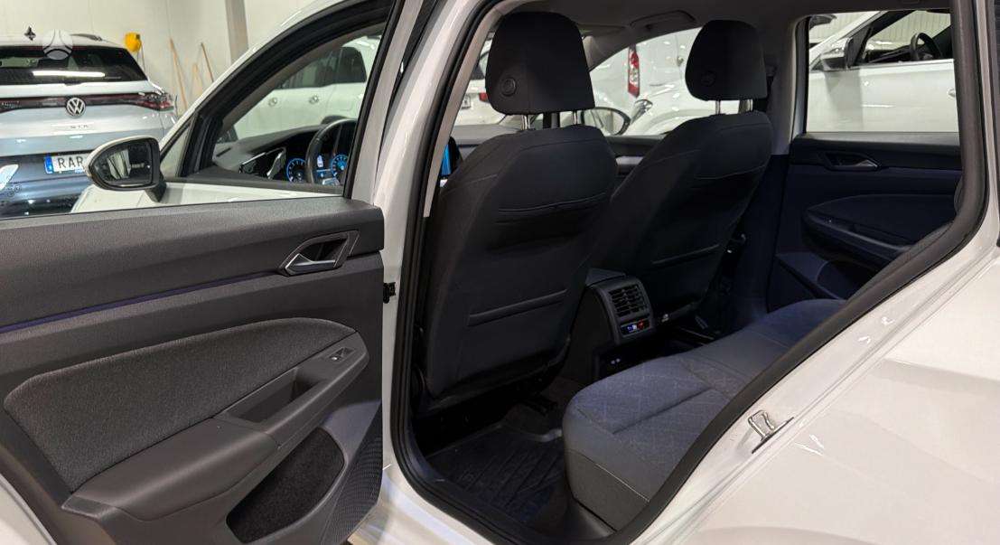 Volkswagen Golf - 11