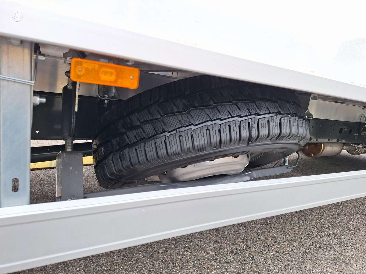 Iveco Daily, box trucks / box vans