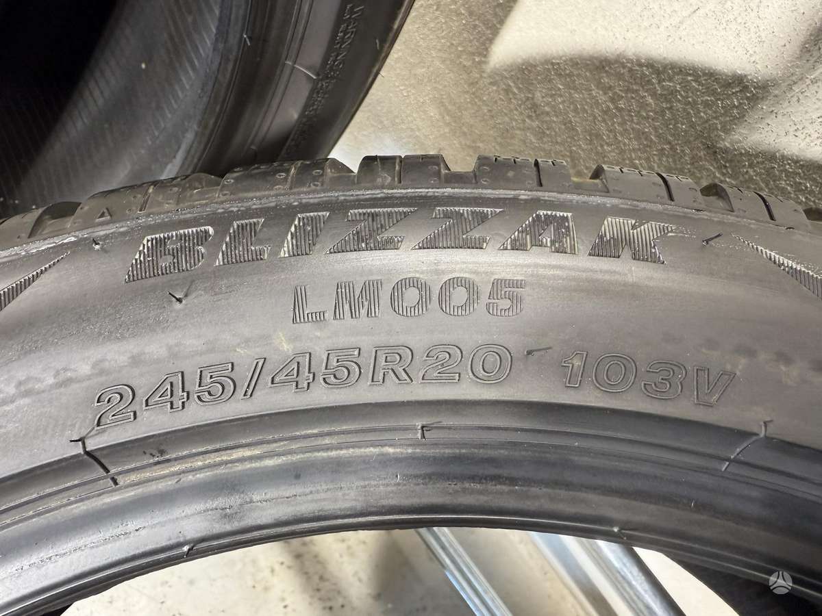 Bridgestone Blizzak lm005/2024m, winter 245/45 R20