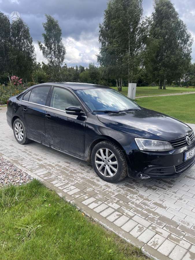 Volkswagen Jetta - 2