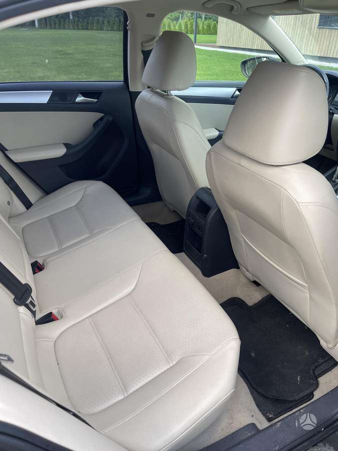 Volkswagen Jetta - 6