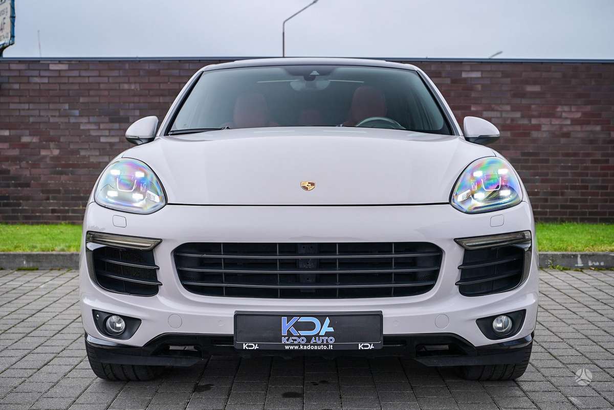 Porsche Cayenne - 2