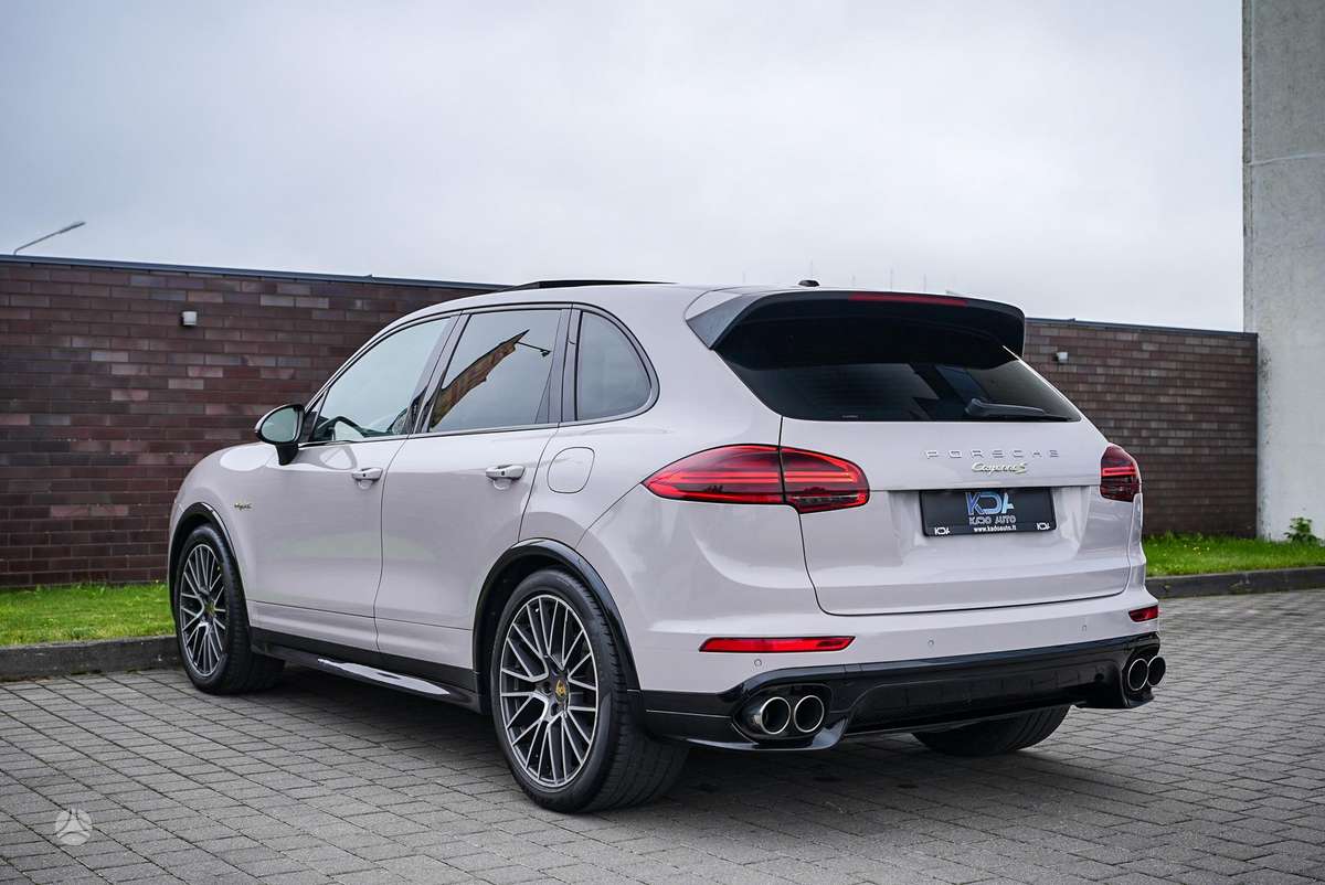 Porsche Cayenne - 7