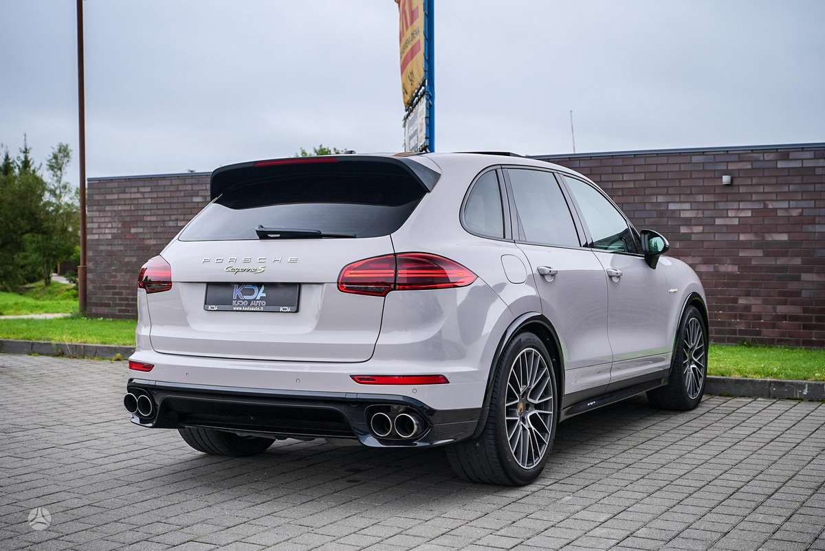 Porsche Cayenne - 9