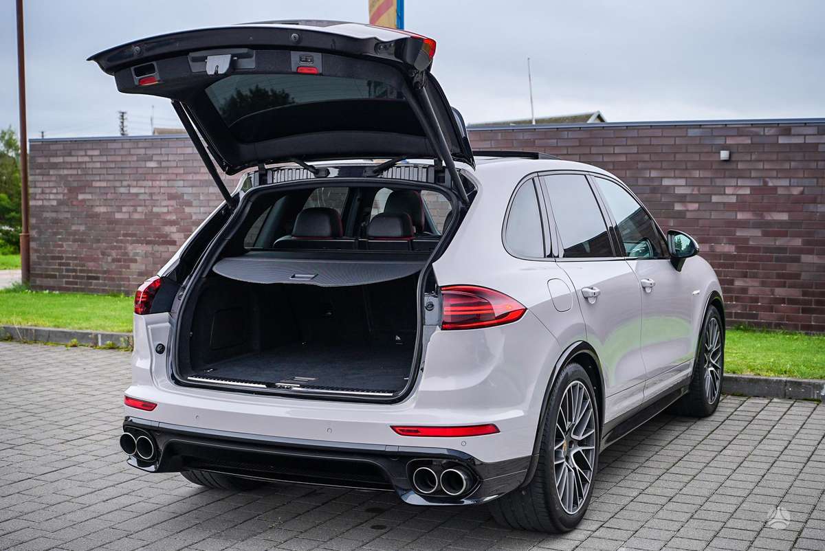 Porsche Cayenne - 10