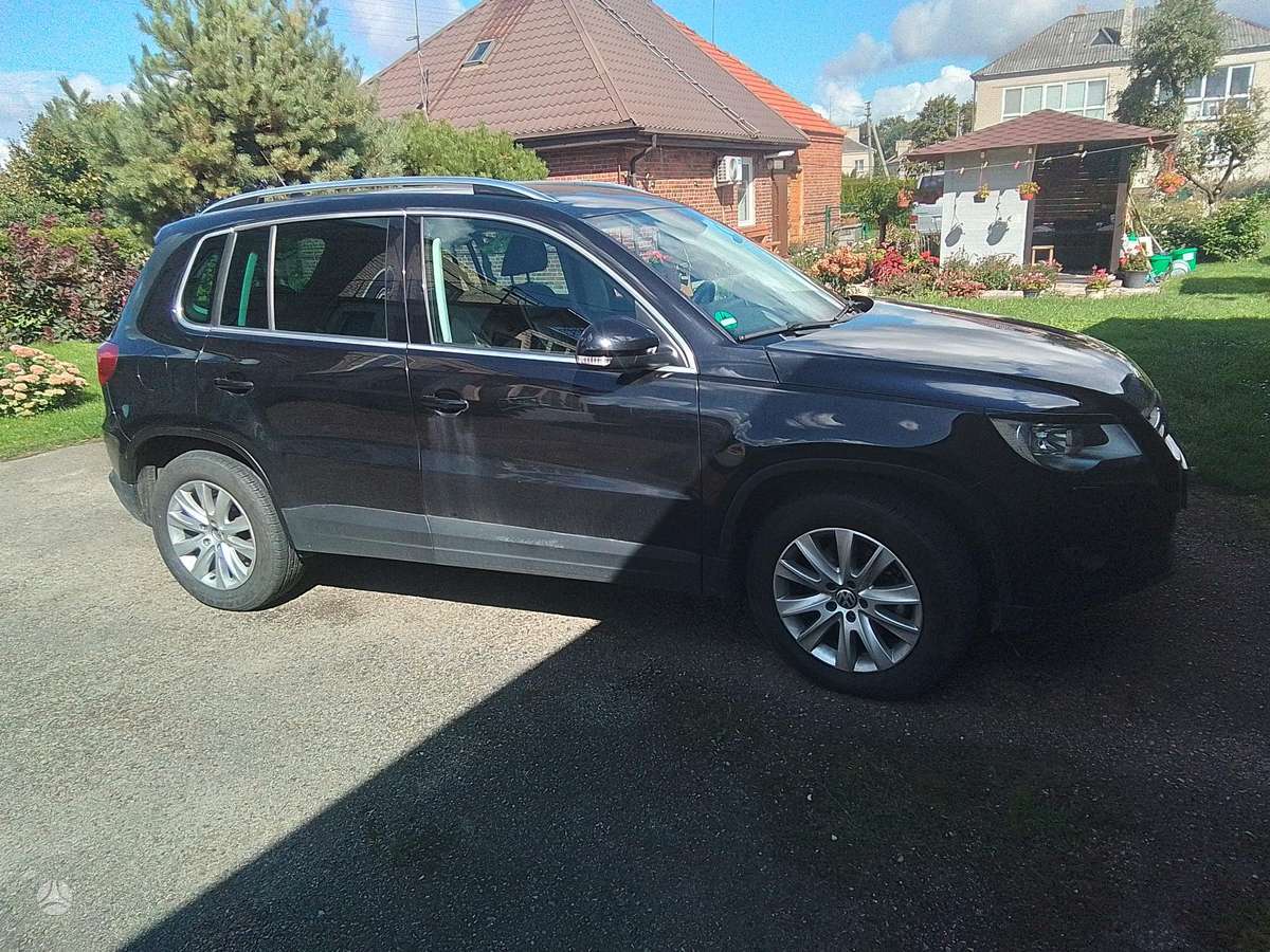 Volkswagen Tiguan - 2