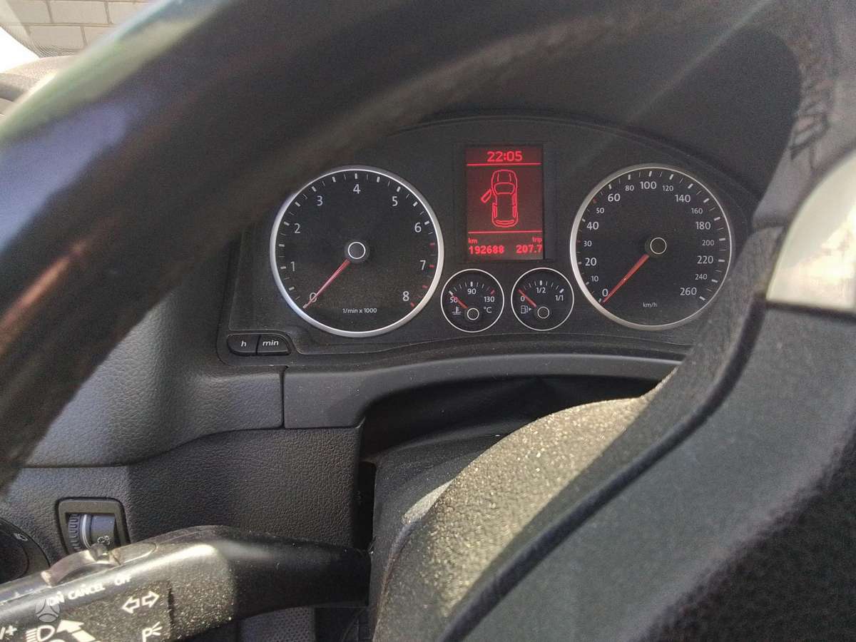 Volkswagen Tiguan - 5