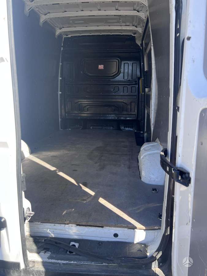 Volkswagen Crafter - 5