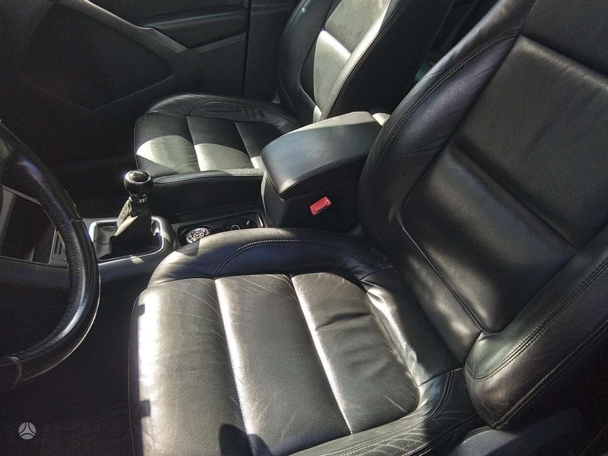 Volkswagen Tiguan - 6