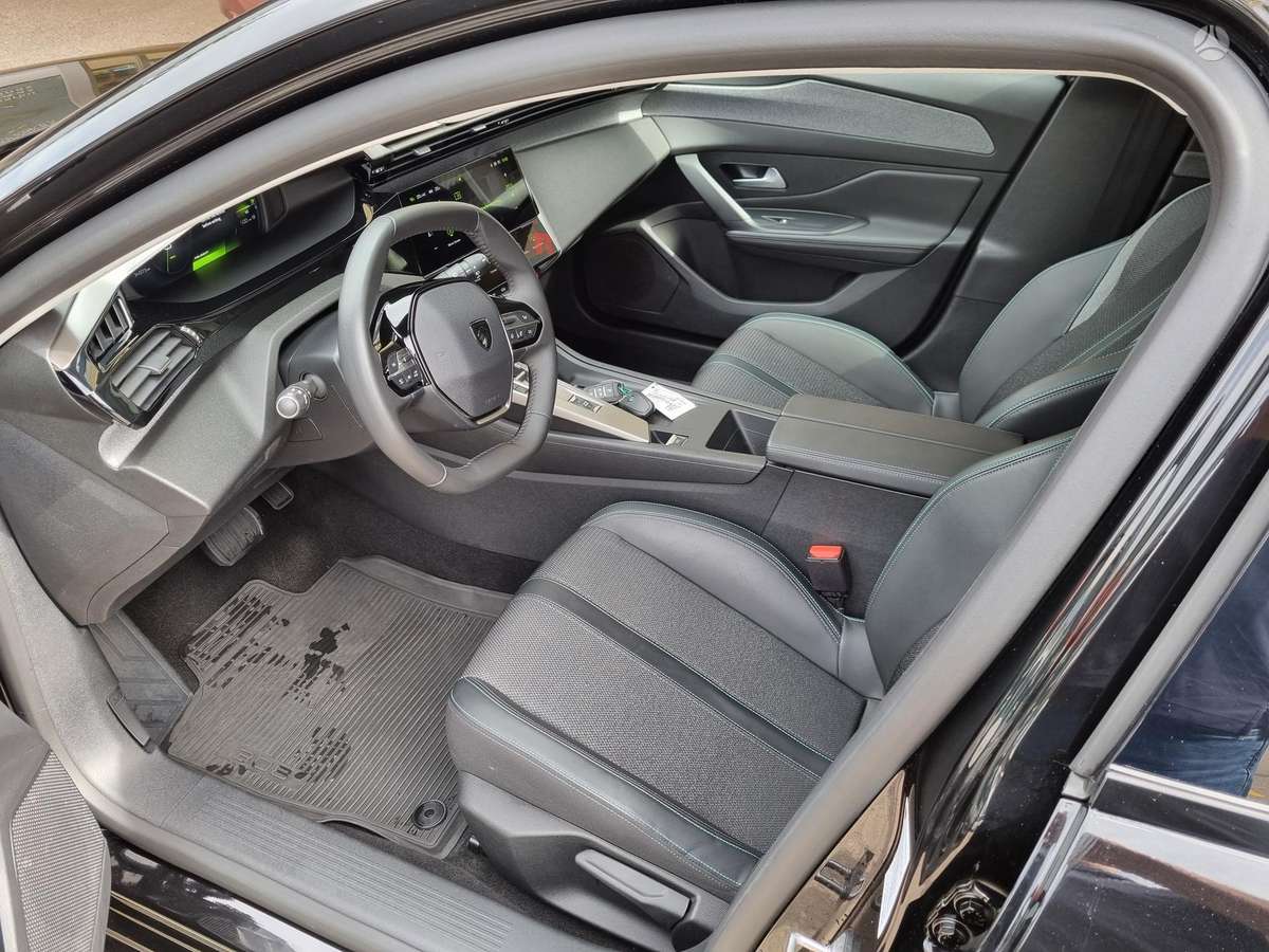 Peugeot 308 - 8