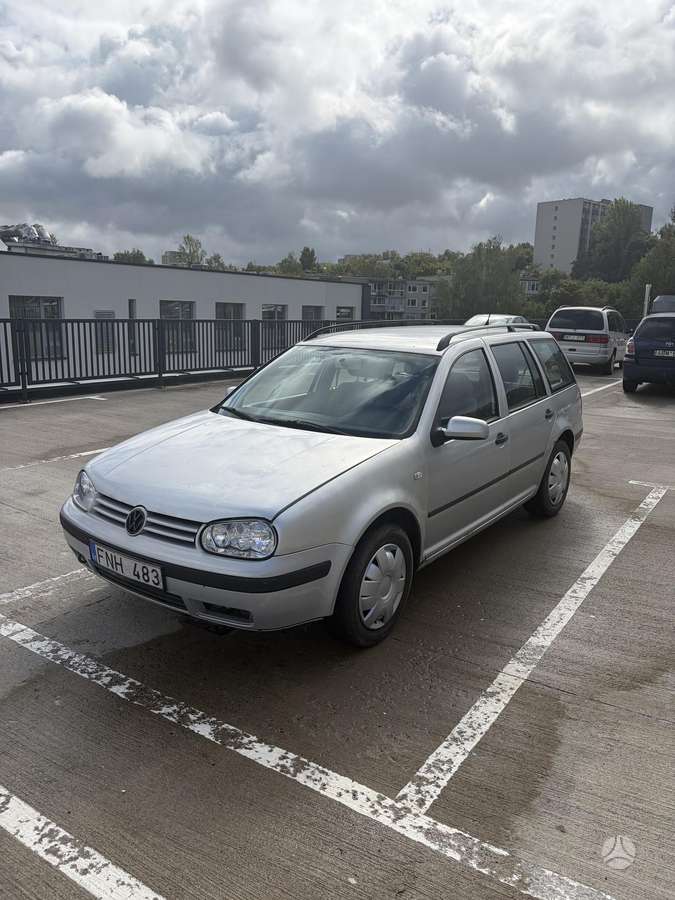 Volkswagen Golf - 2