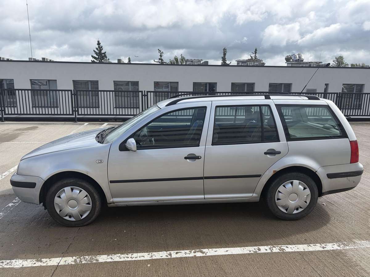 Volkswagen Golf - 3