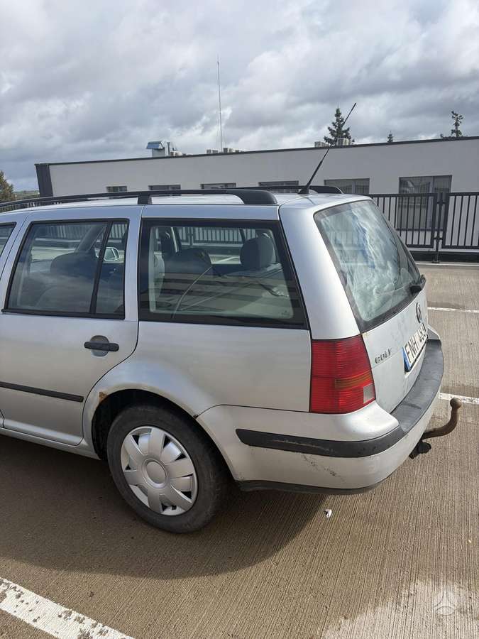 Volkswagen Golf - 4