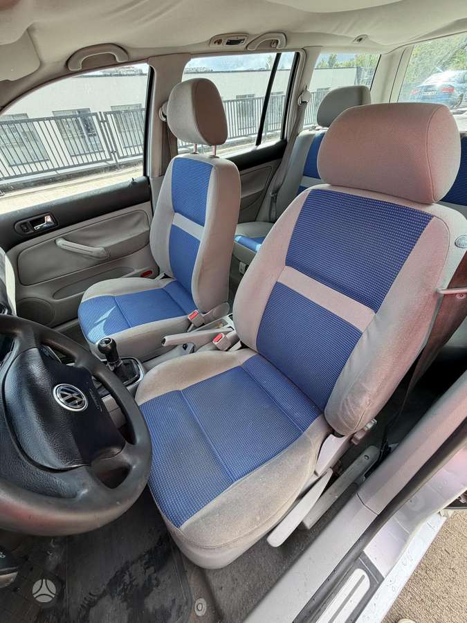 Volkswagen Golf - 8