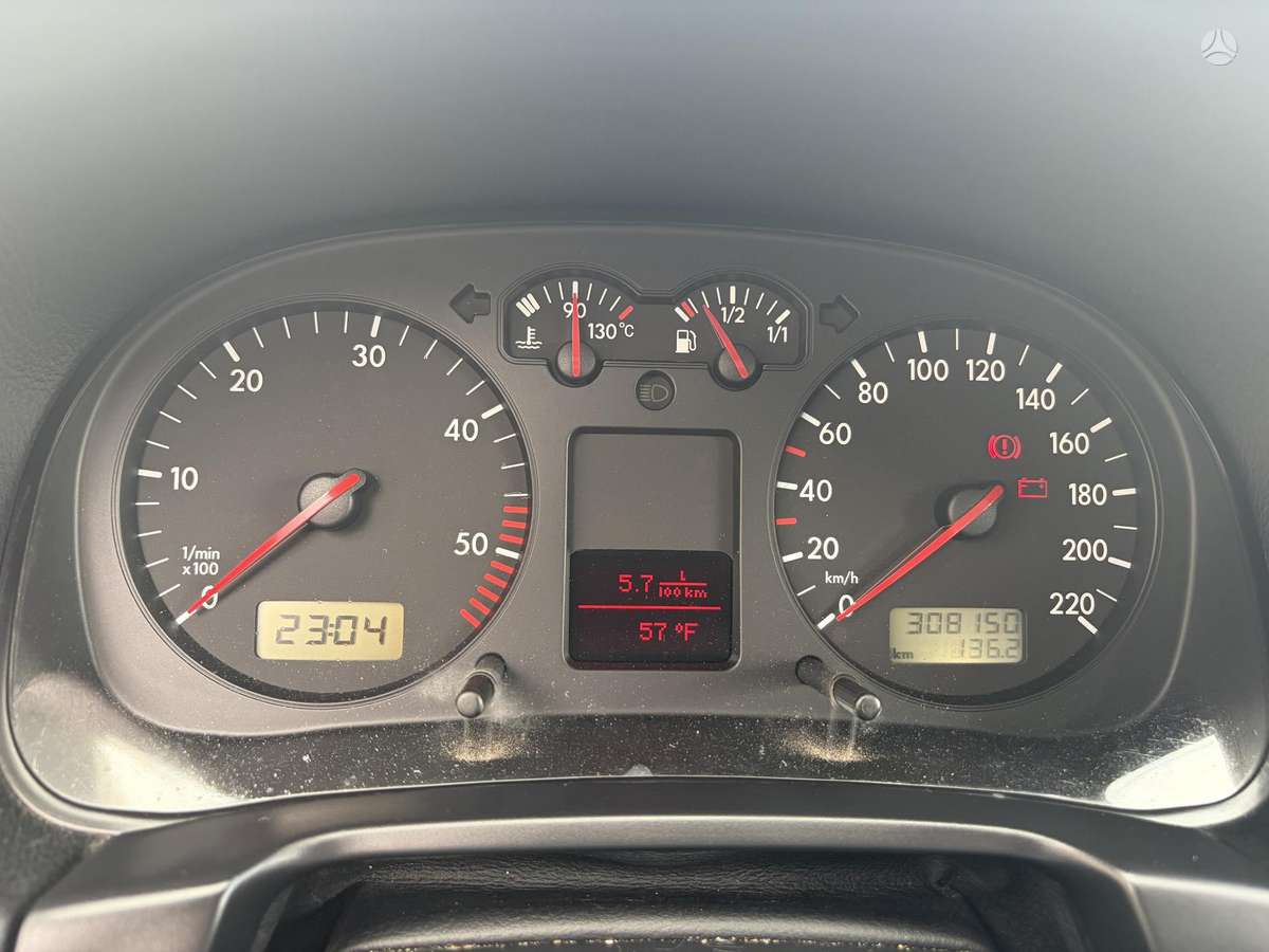 Volkswagen Golf - 11