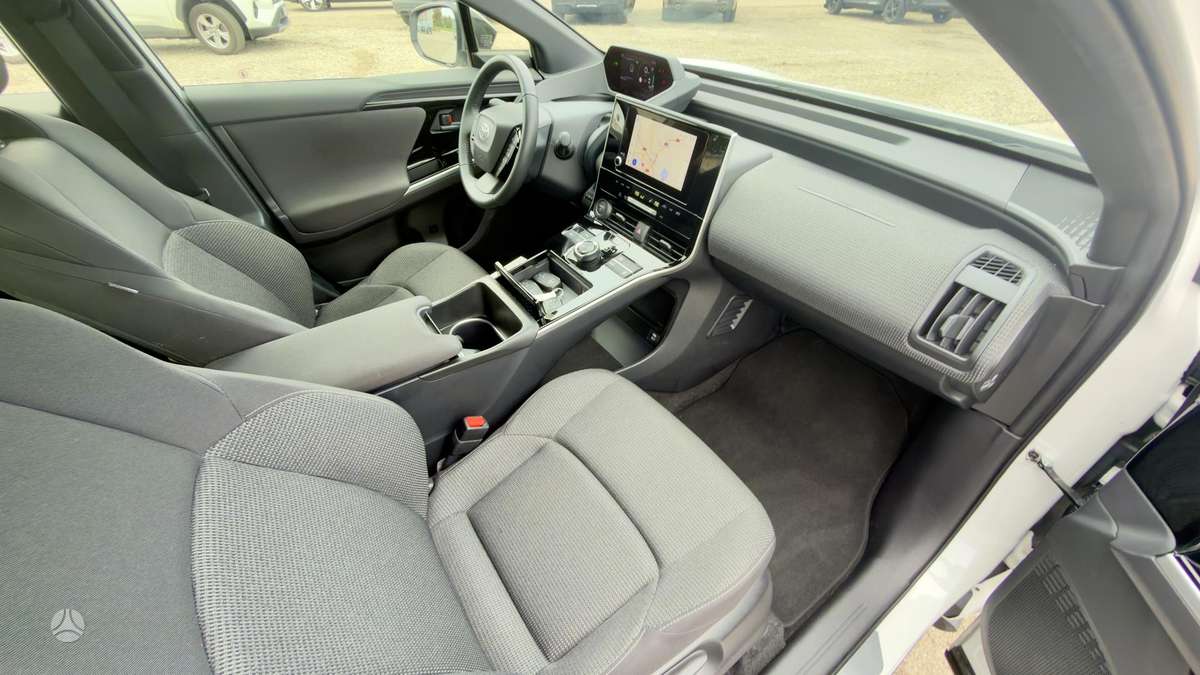 Toyota bZ4X - 10