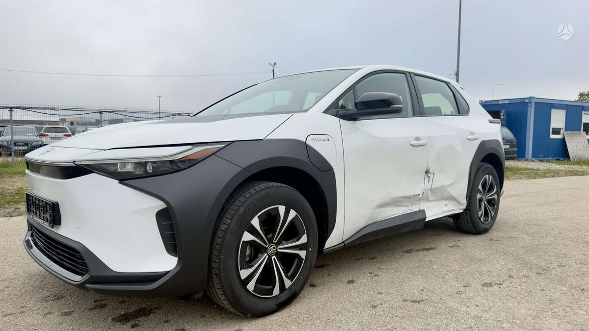 Toyota bZ4X - 1