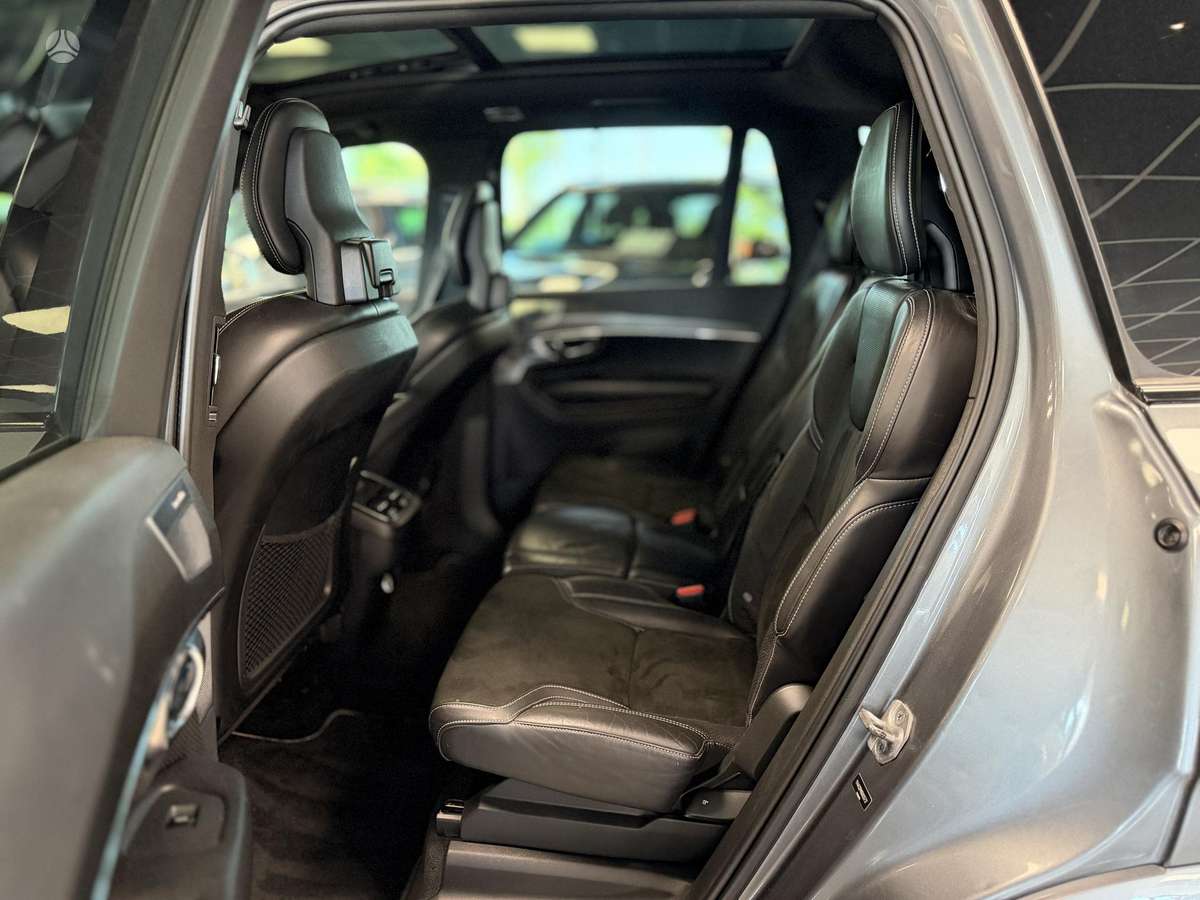 Volvo XC90 - 11