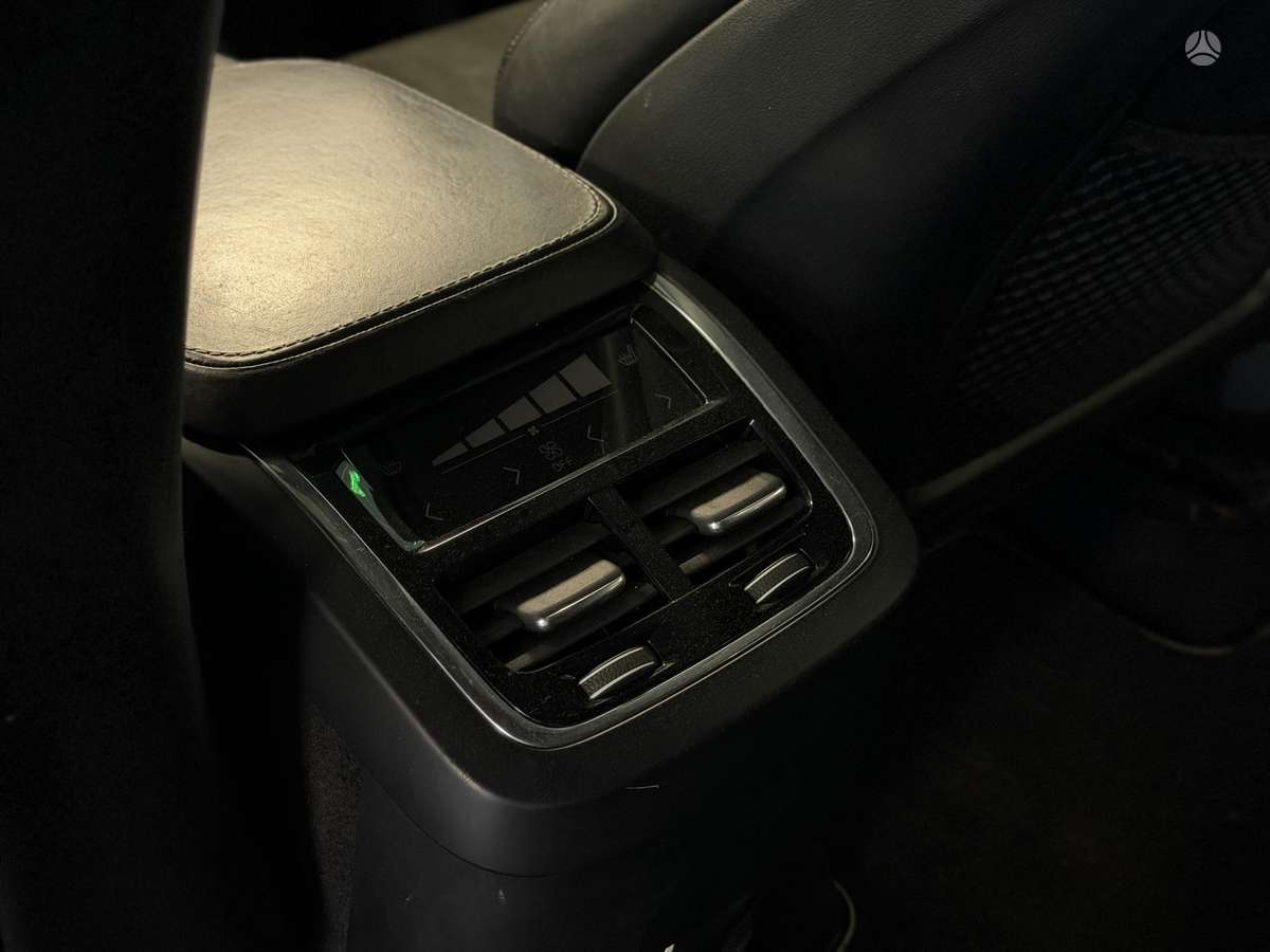 Volvo XC90 - 12