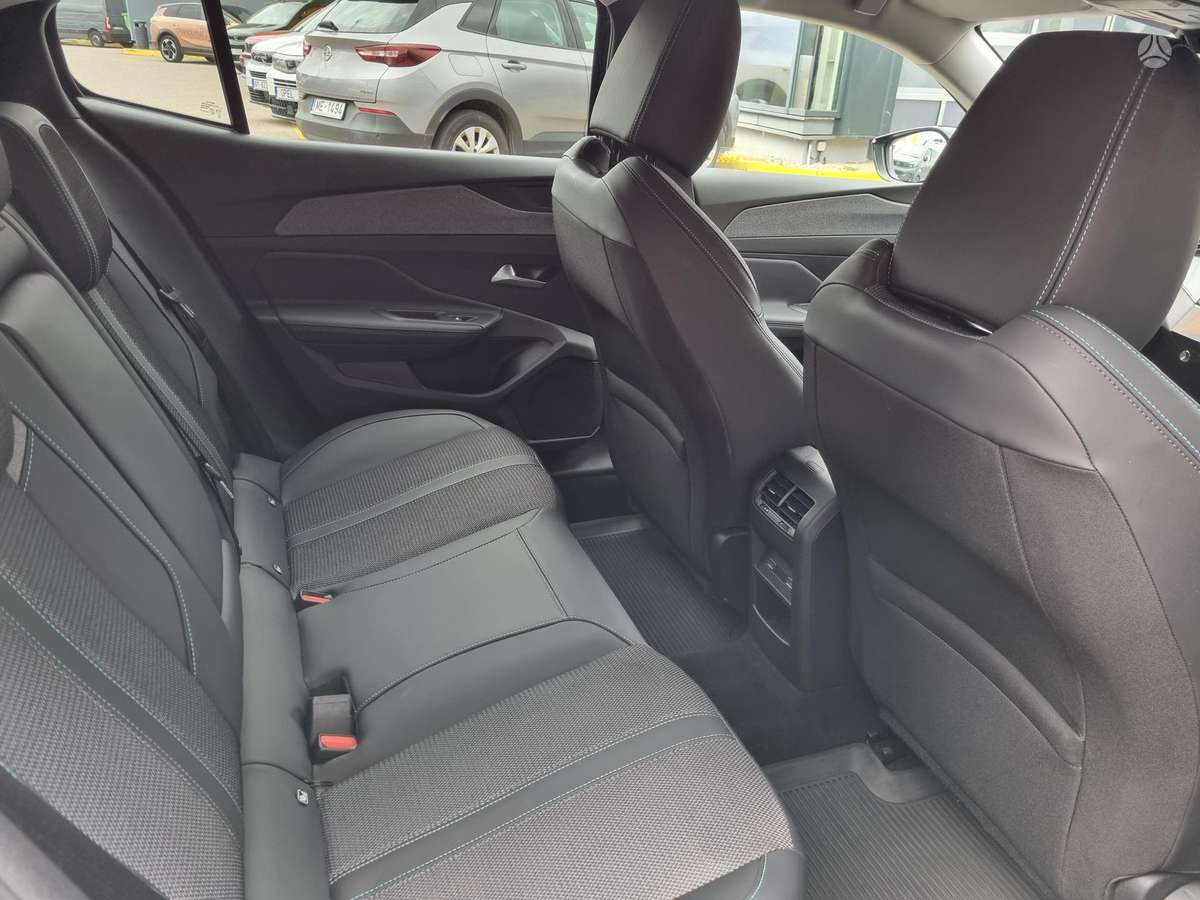 Peugeot 408 - 7