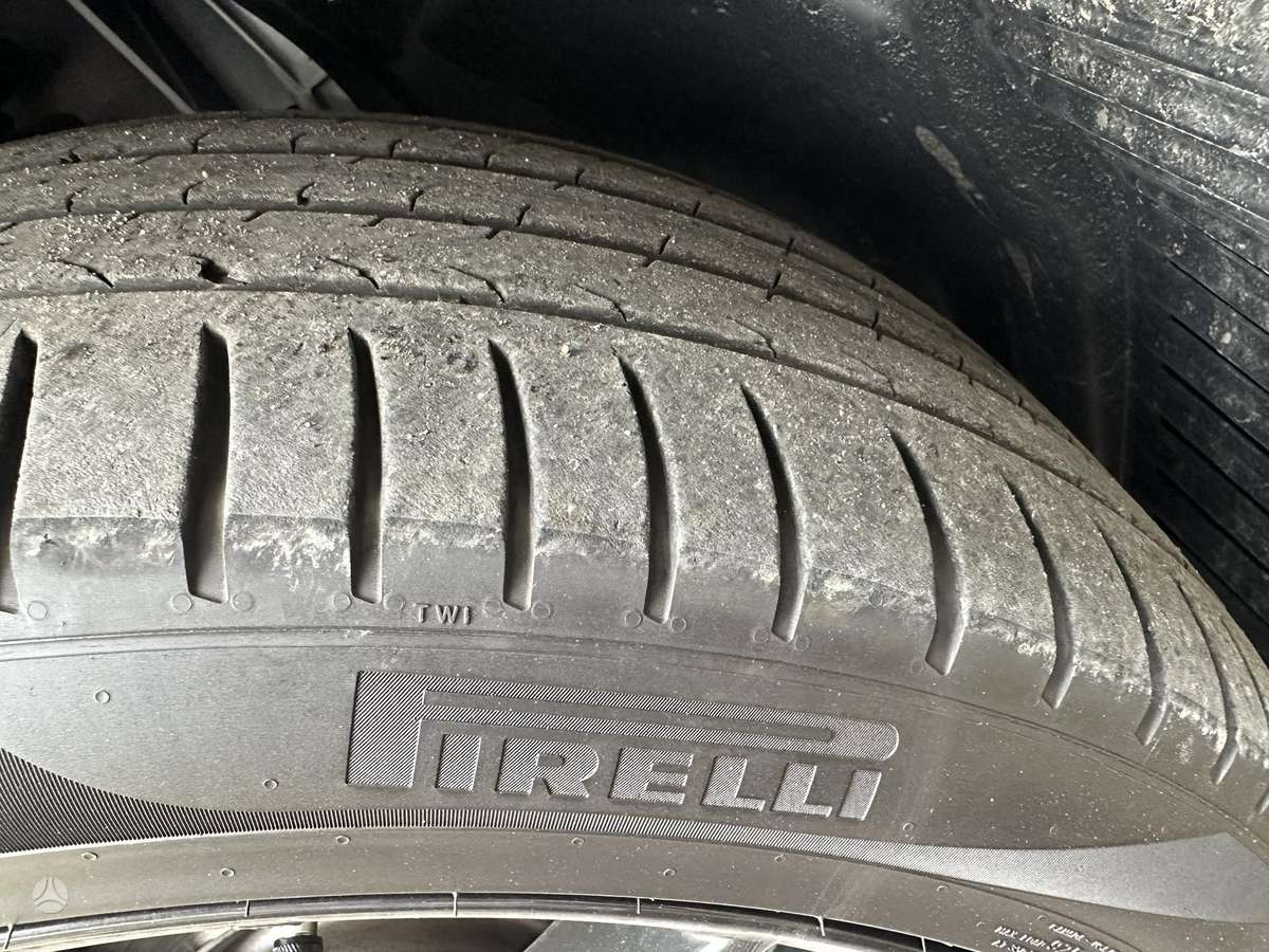 Pirelli Scorpion, summer 255/45 R20