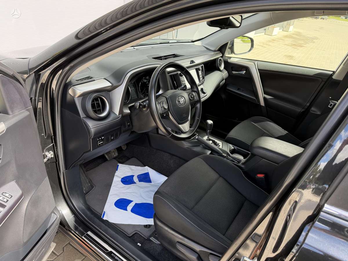 Toyota RAV4 - 9