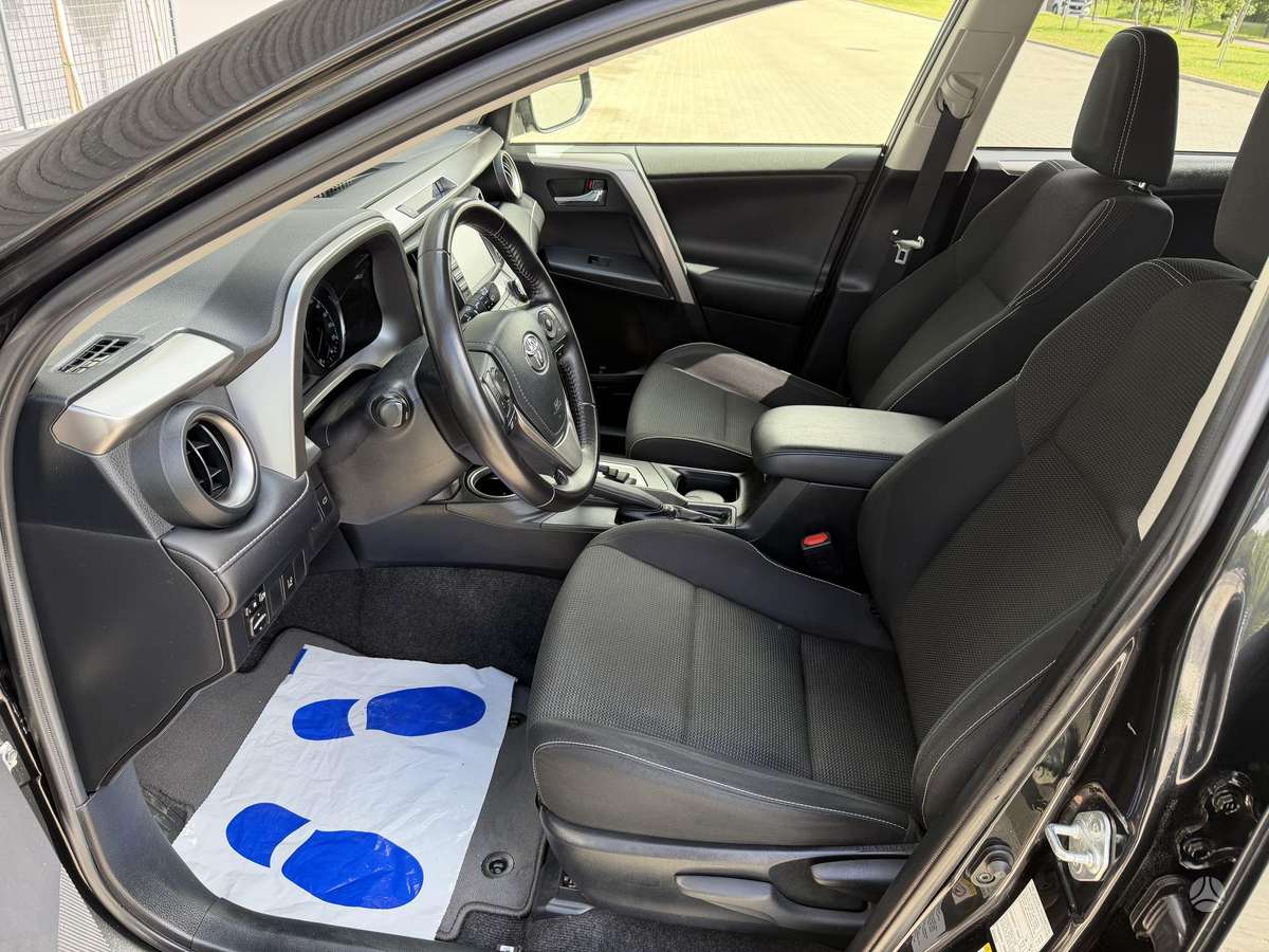 Toyota RAV4 - 10