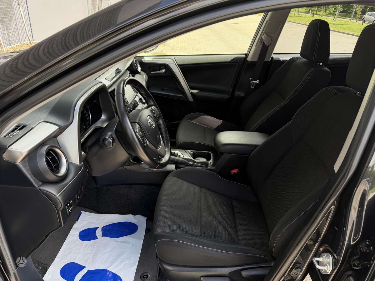 Toyota RAV4 - 11