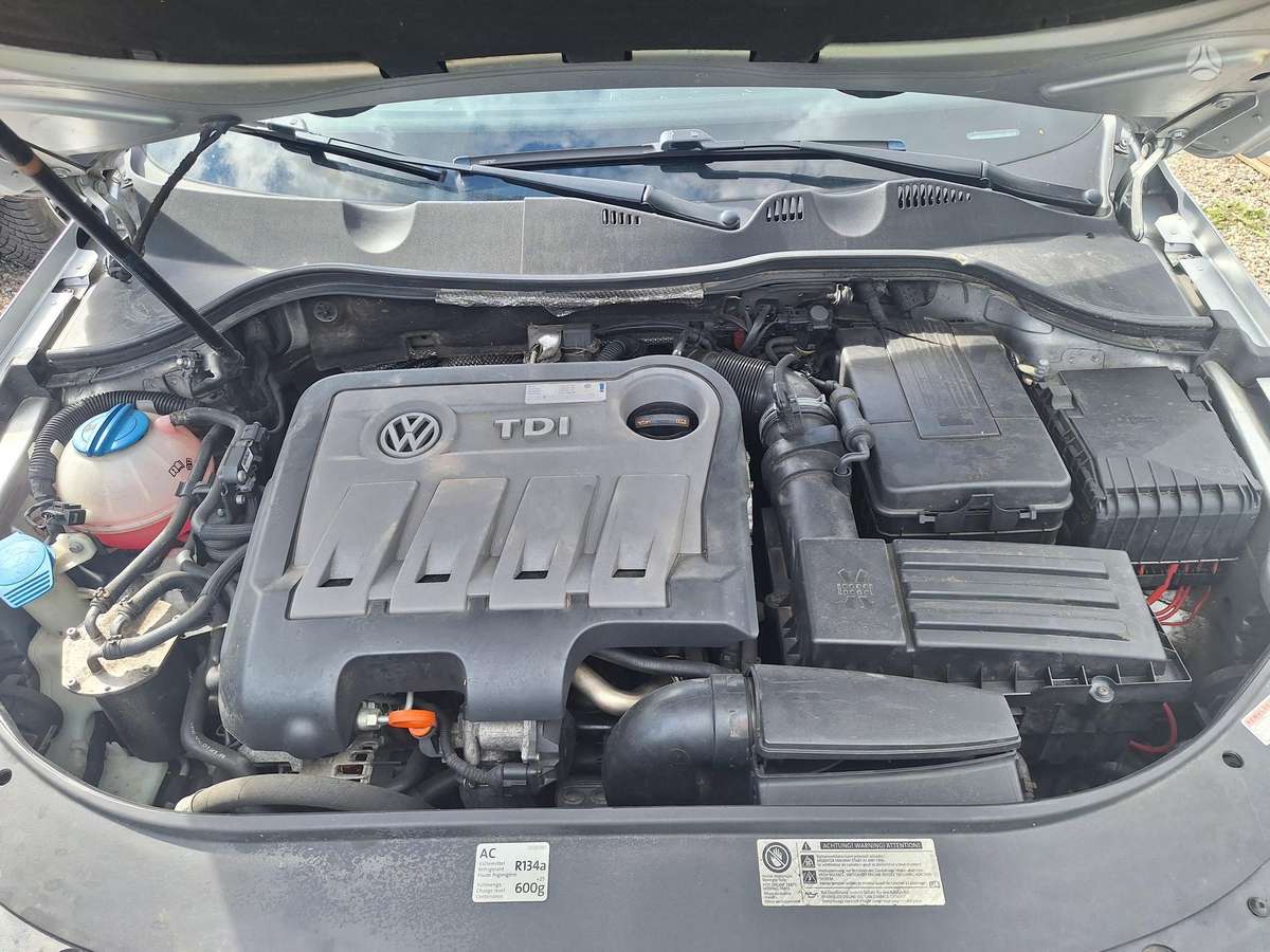 Volkswagen Passat - 11