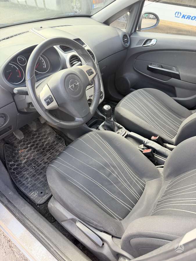 Opel Corsa, 1.3 l., Хэтчбек