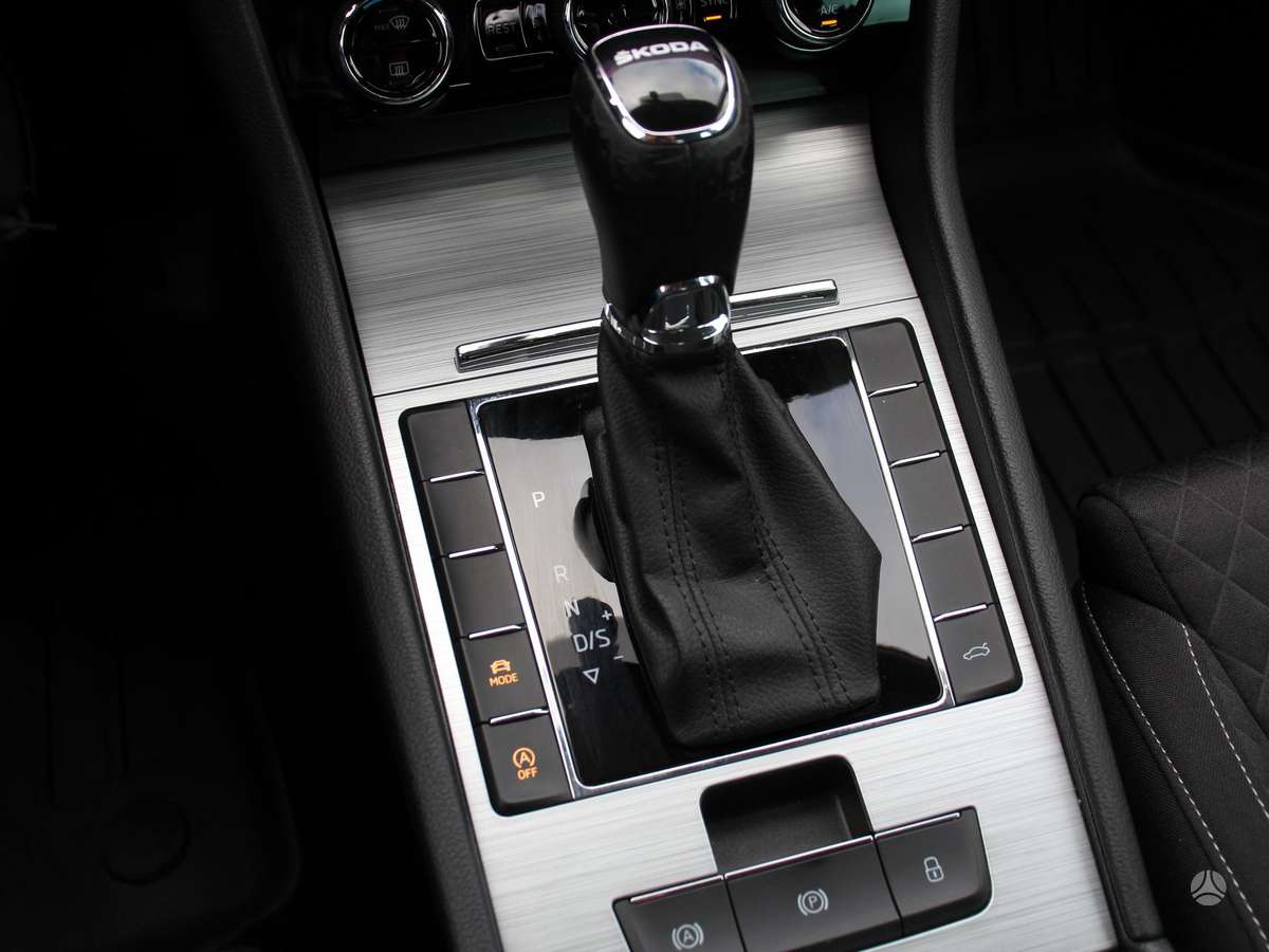 Skoda Superb, 1.5 l., hatchback