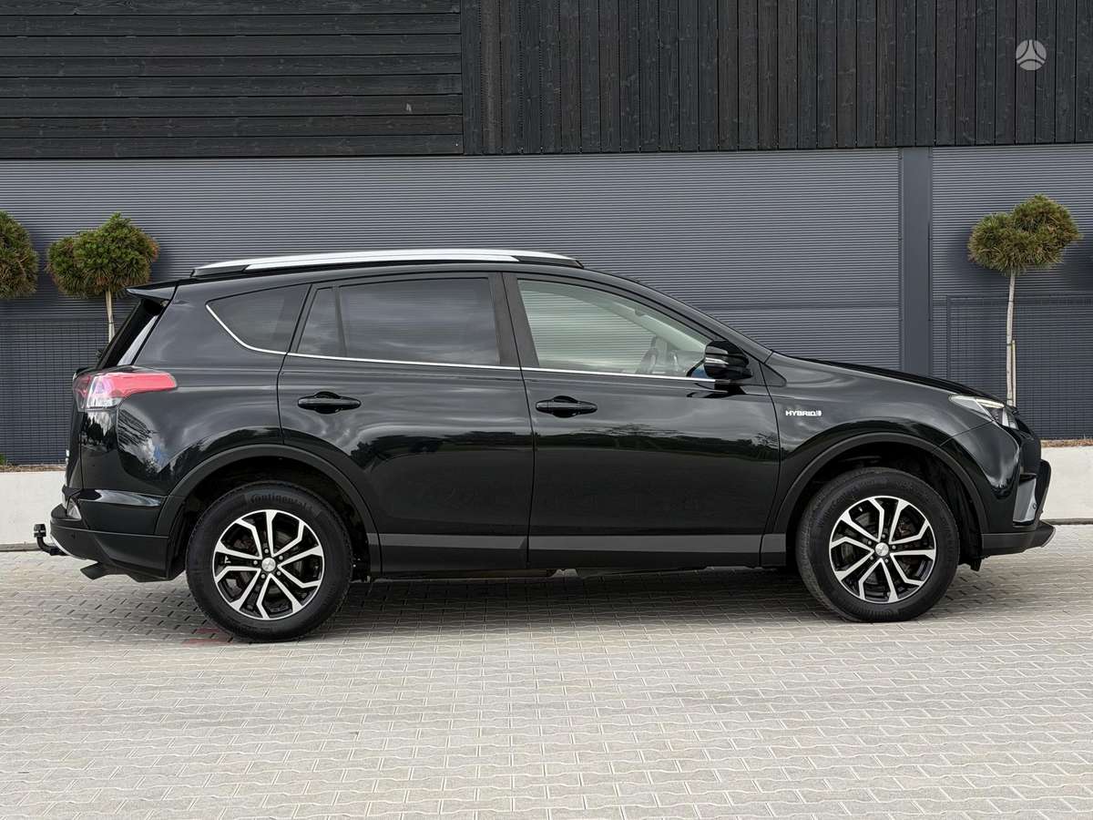 Toyota RAV4 - 8