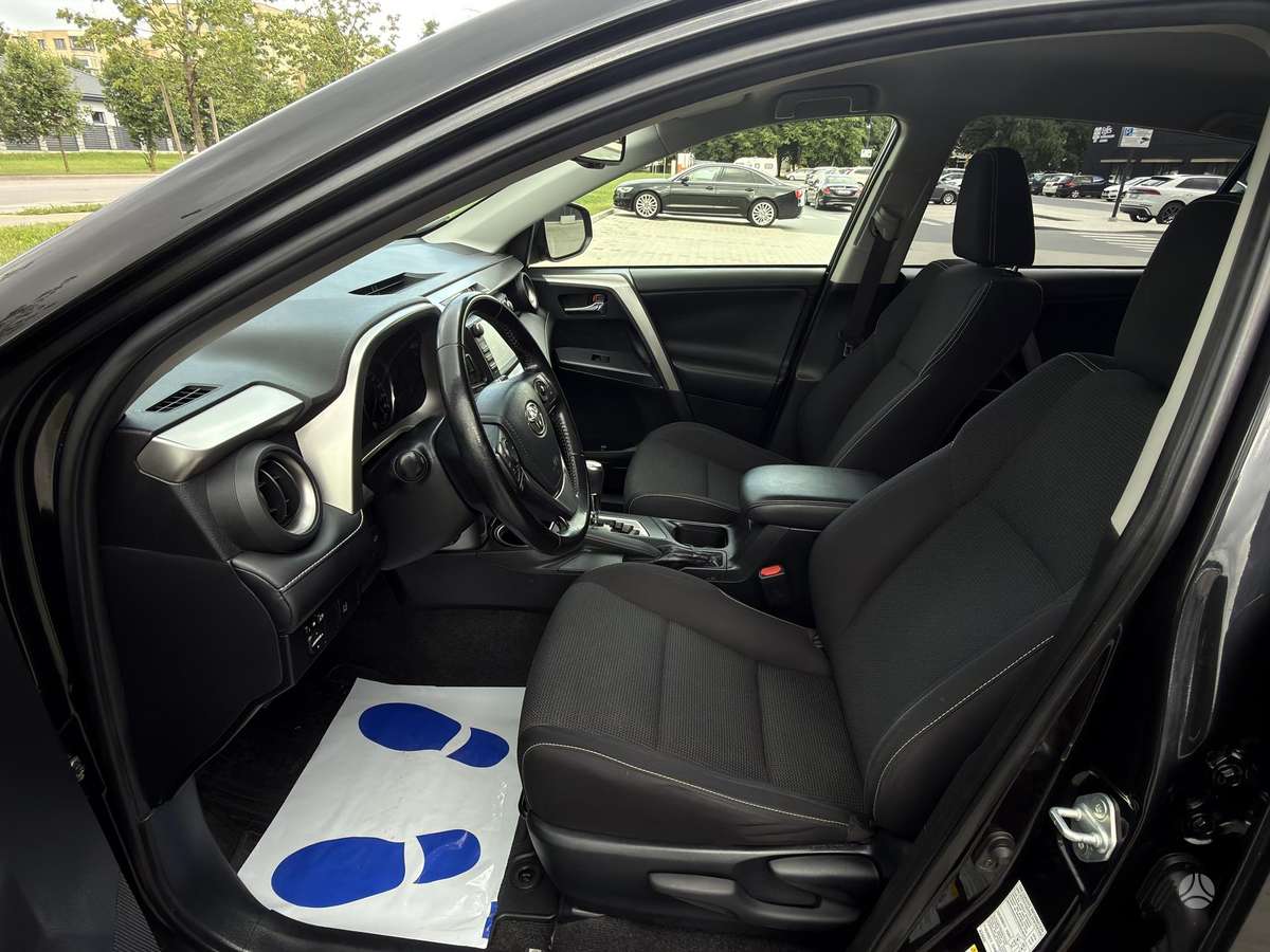 Toyota RAV4 - 10