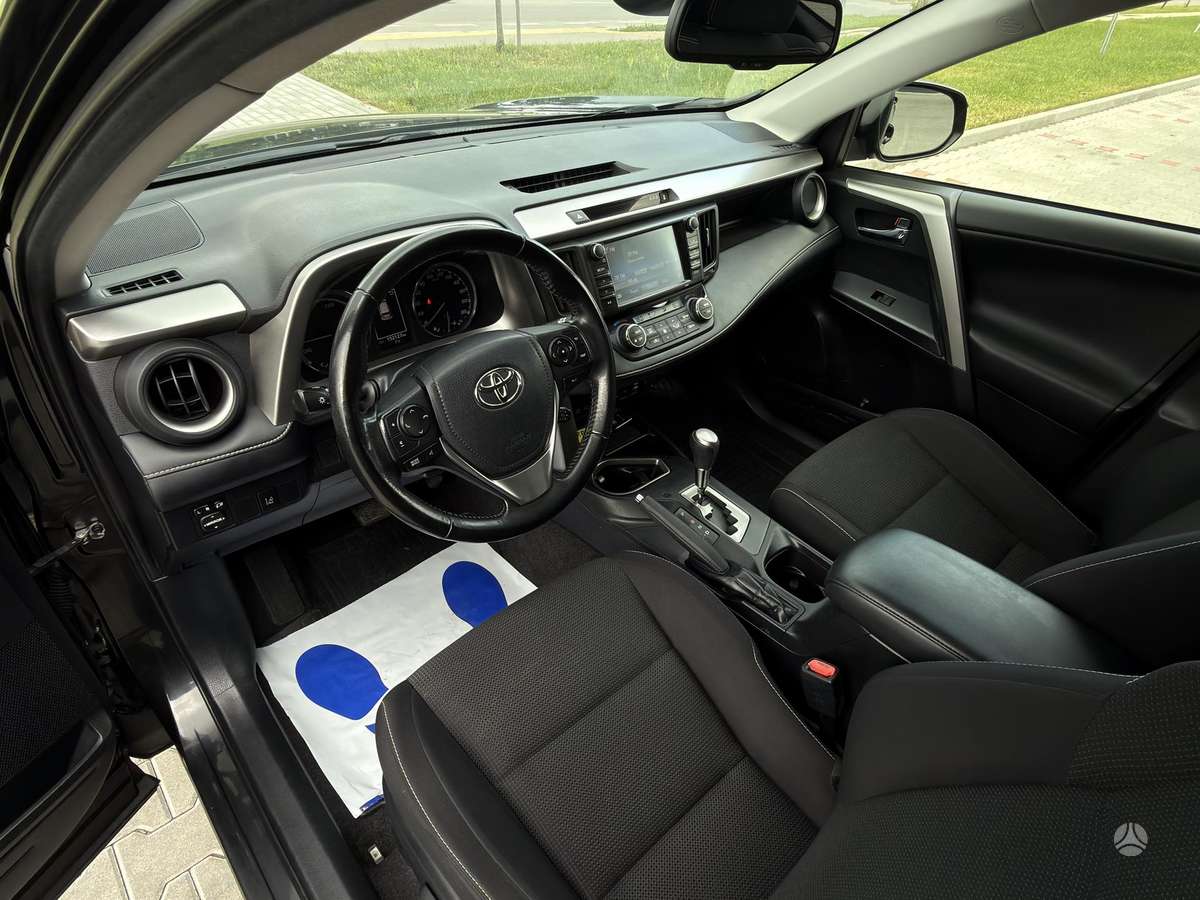 Toyota RAV4 - 11