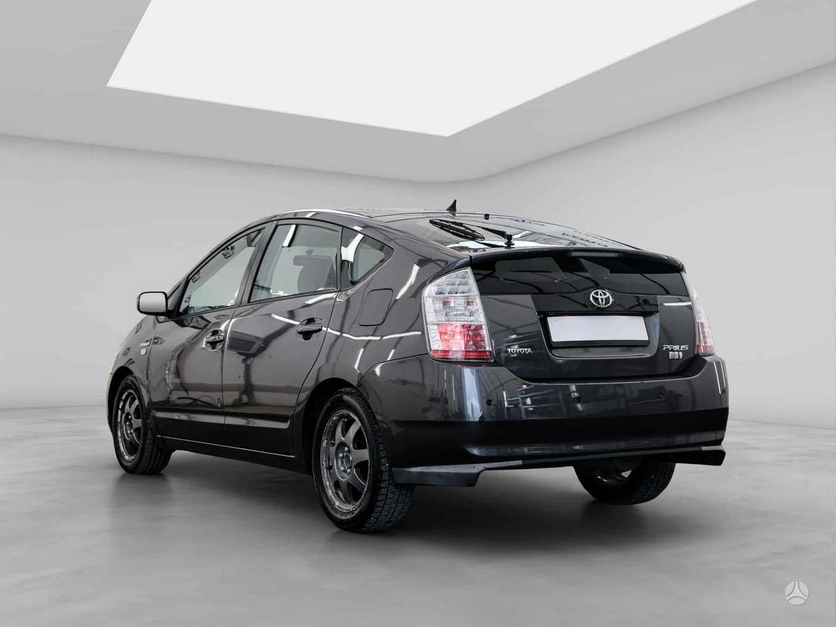 Toyota Prius - 2