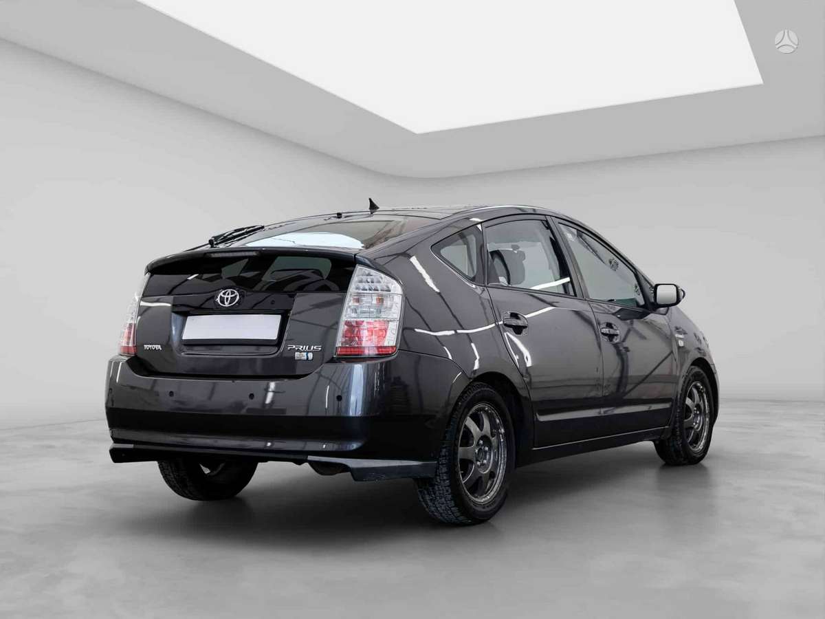 Toyota Prius - 3