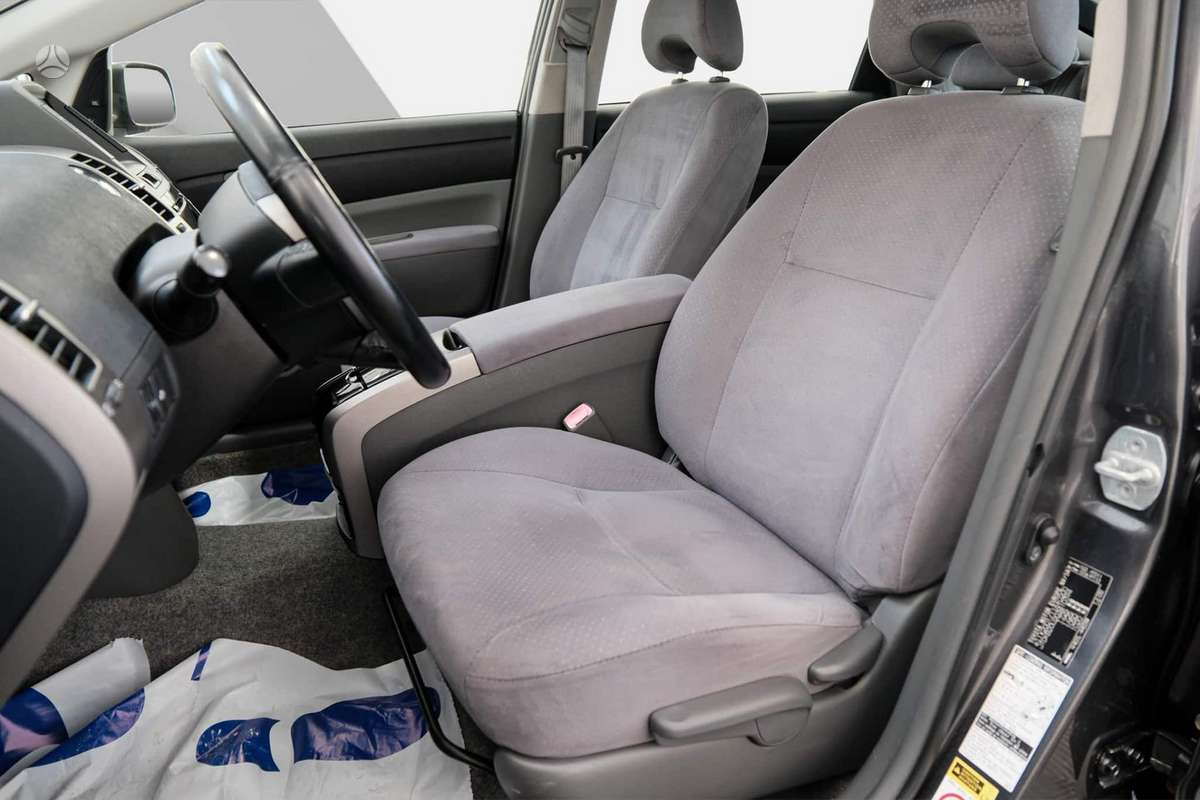 Toyota Prius - 5