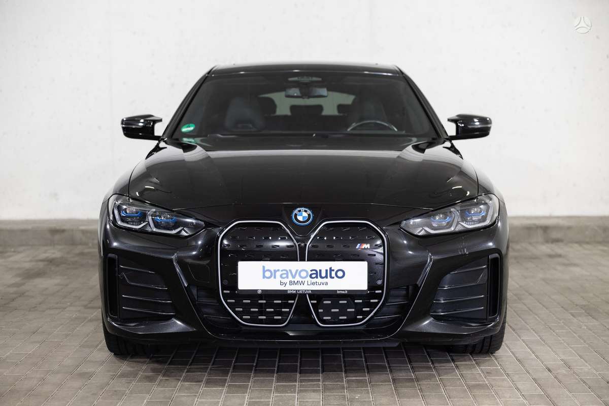 BMW i4, 84 kWh, hatchback