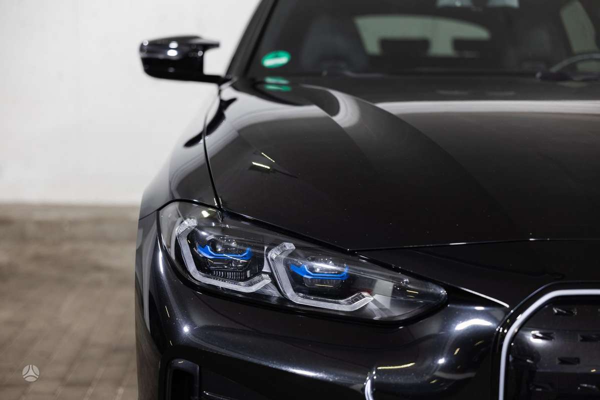 BMW i4, 84 kWh, hatchback