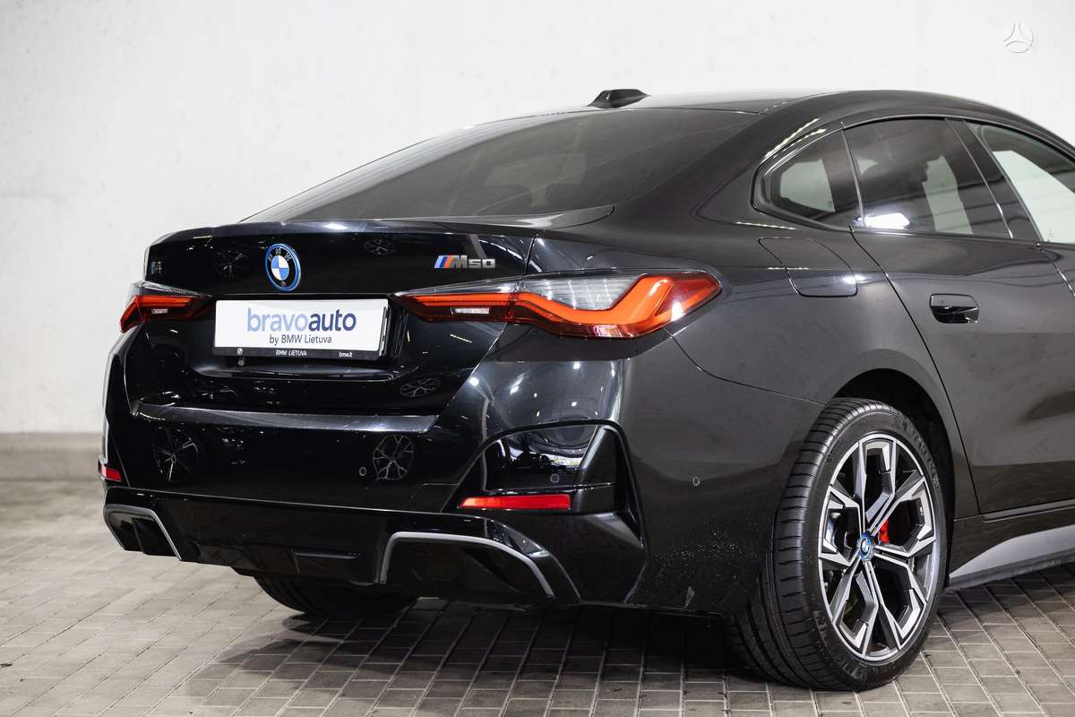 BMW i4, 84 kWh, hatchback