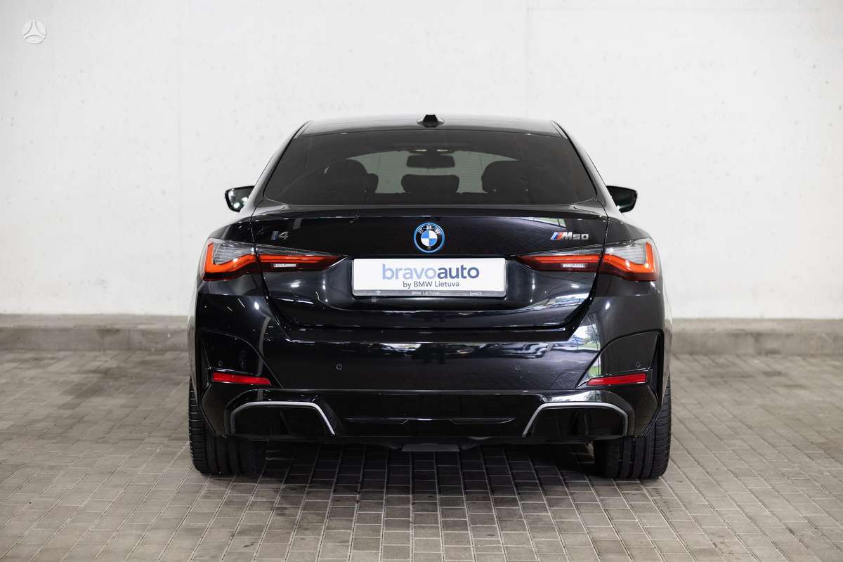 BMW i4, 84 kWh, hatchback