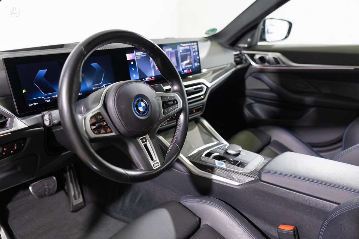 BMW i4, 84 kWh, hatchback