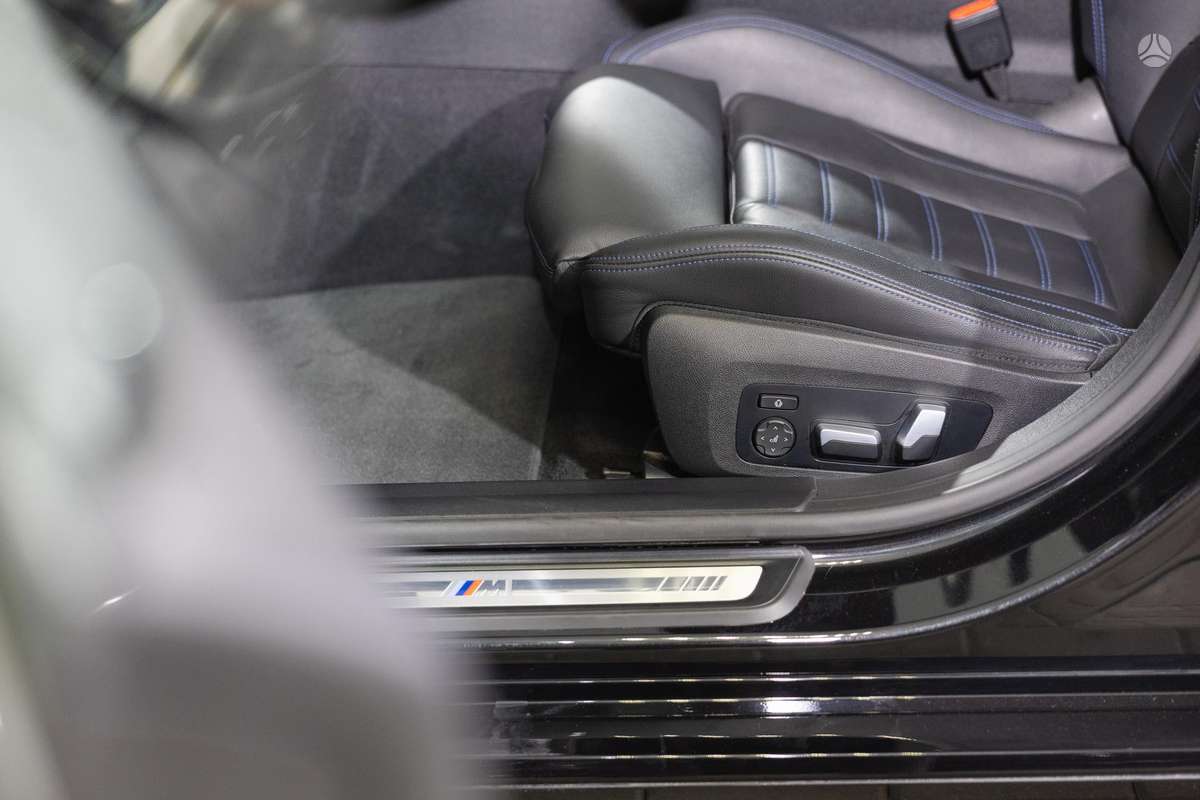 BMW i4, 84 kWh, hatchback