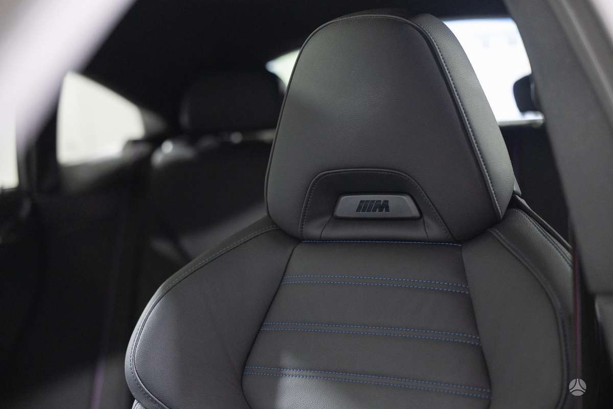 BMW i4, 84 kWh, hatchback