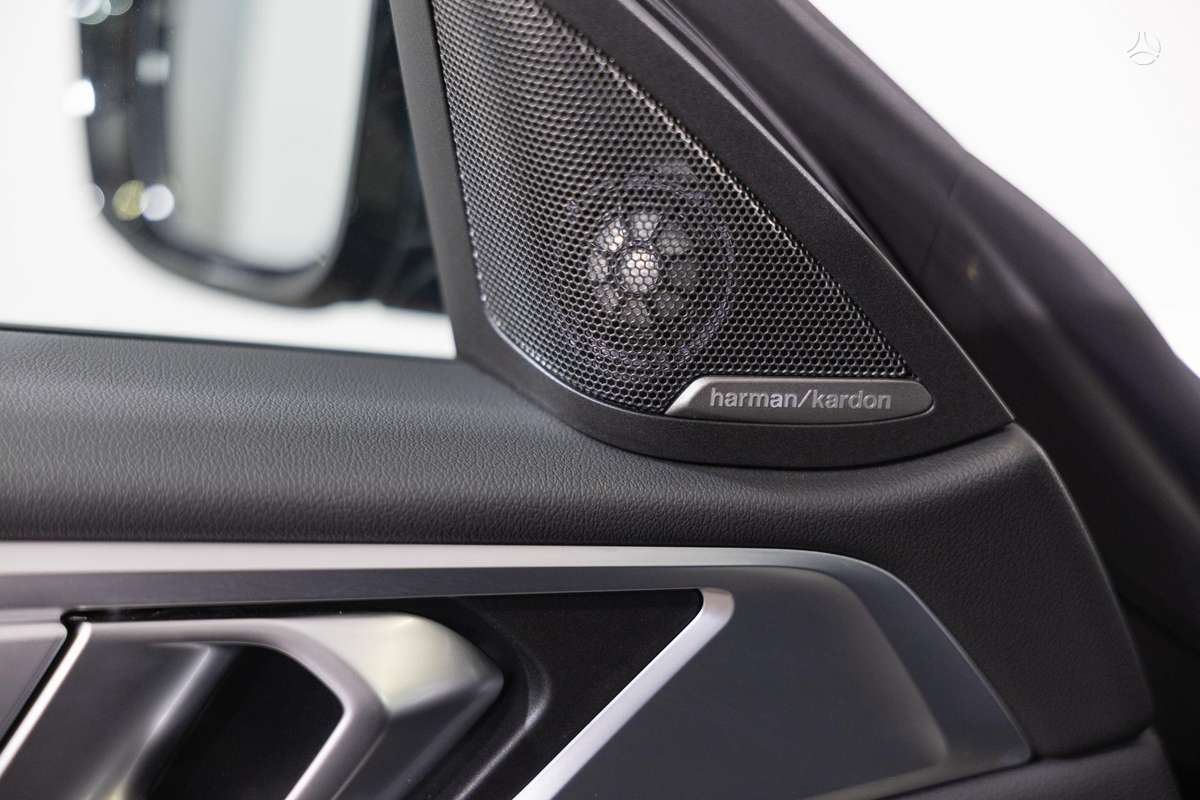 BMW i4, 84 kWh, hatchback