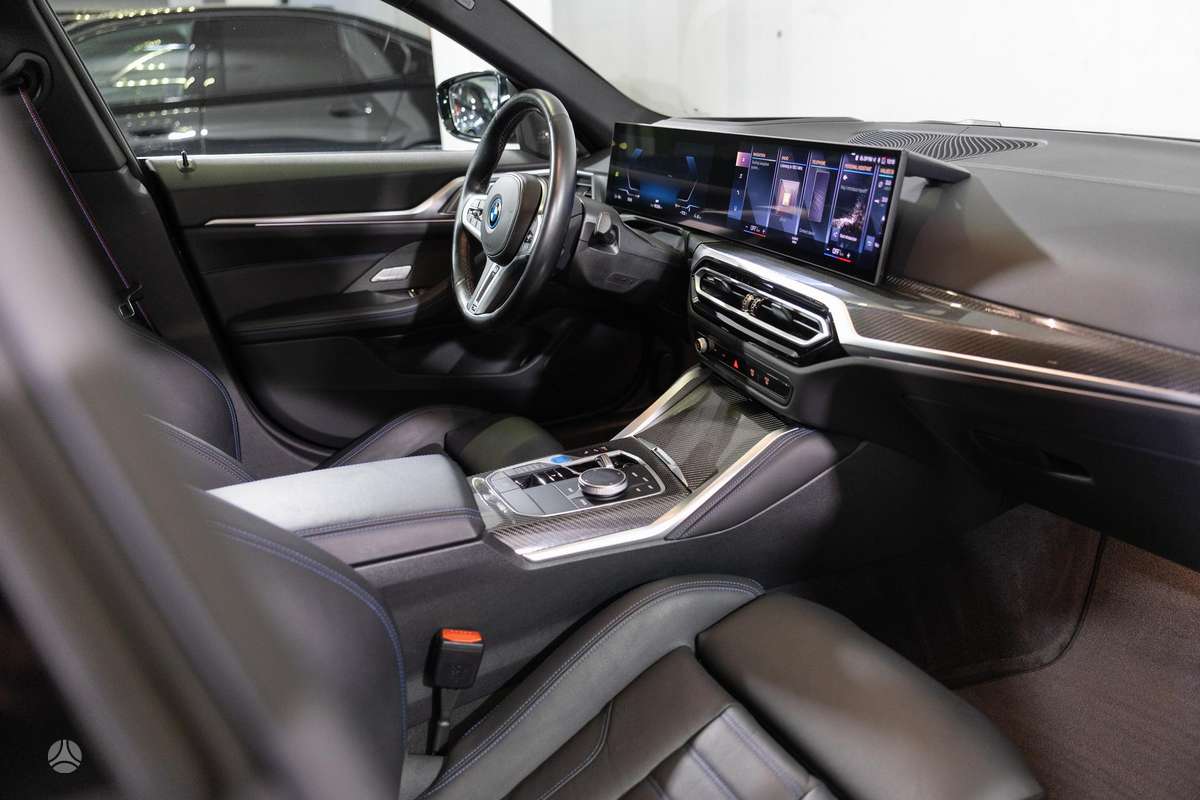 BMW i4, 84 kWh, hatchback