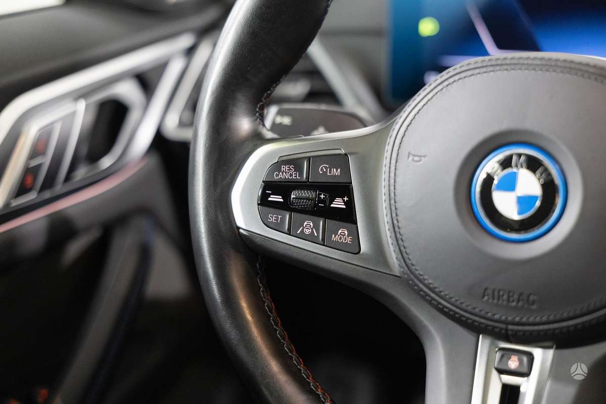 BMW i4, 84 kWh, hatchback