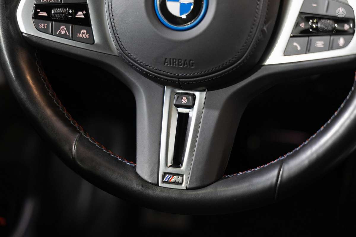 BMW i4, 84 kWh, hatchback