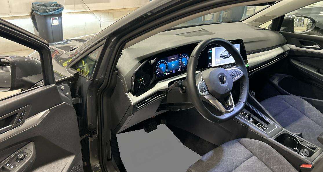 Volkswagen Golf - 6