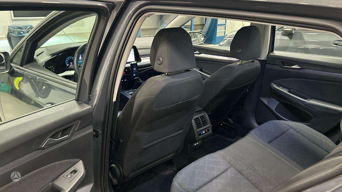 Volkswagen Golf - 11
